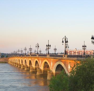 THE SPRING IN BORDEAUX: THE CITY WAKES UP