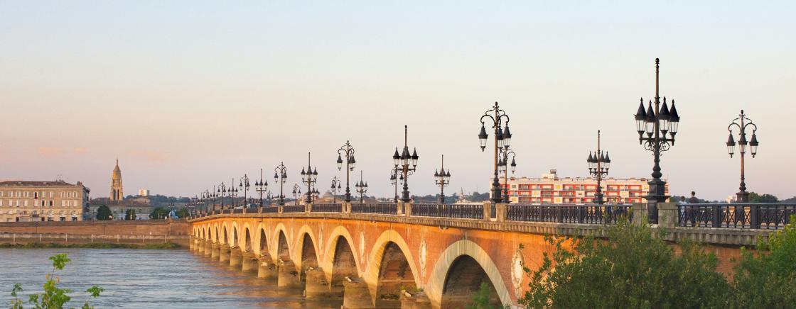 THE SPRING IN BORDEAUX: THE CITY WAKES UP