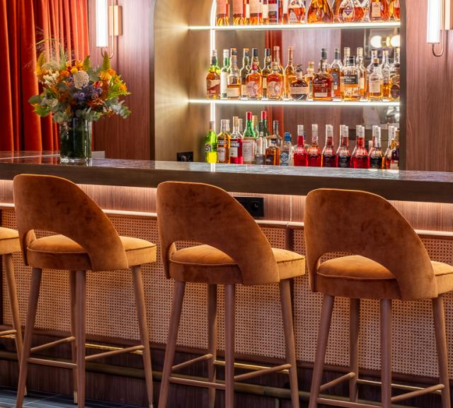 Hotel Burdigala - Tome asiento en el bar de Madame B